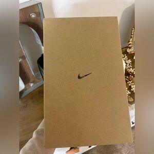 Women’s Nike Calm Mule SE NA (pink)